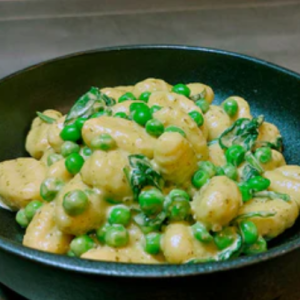 Gnocchi with peas, spinach and pesto